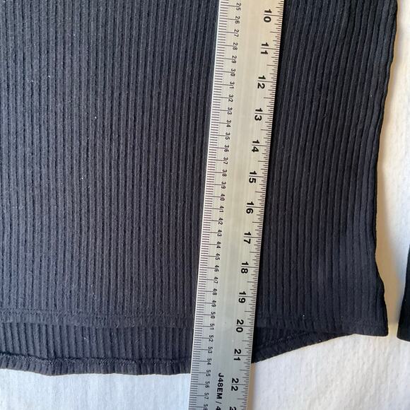 American Eagle Women Long Sleeve V-neck Stretchy Knit Blouse size XS, Black - Picture 4 of 7